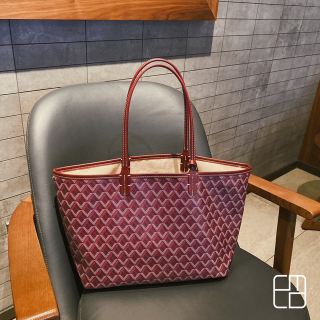 Stilvolle Mila Damen Schultertasche in modischer Farbe; eine elegante Begleiterin für jeden Anlass.
