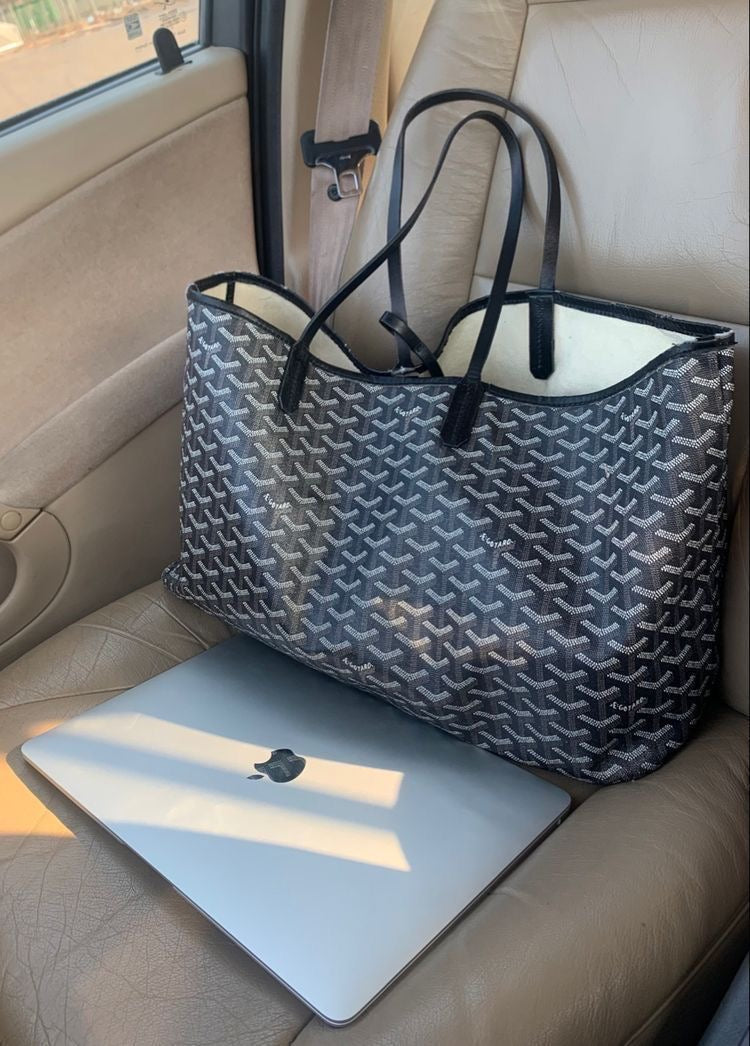 Hochwertige Mila Damentasche mit Reißverschluss & Innenfächern; eine geräumige & praktische Handtasche.
