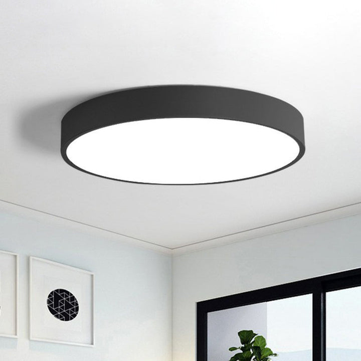 Energieeffiziente ultra-dünne LED-Deckenleuchte. Moderne Deckenlampe für stilvolle Wohnraumbeleuchtung & Design.