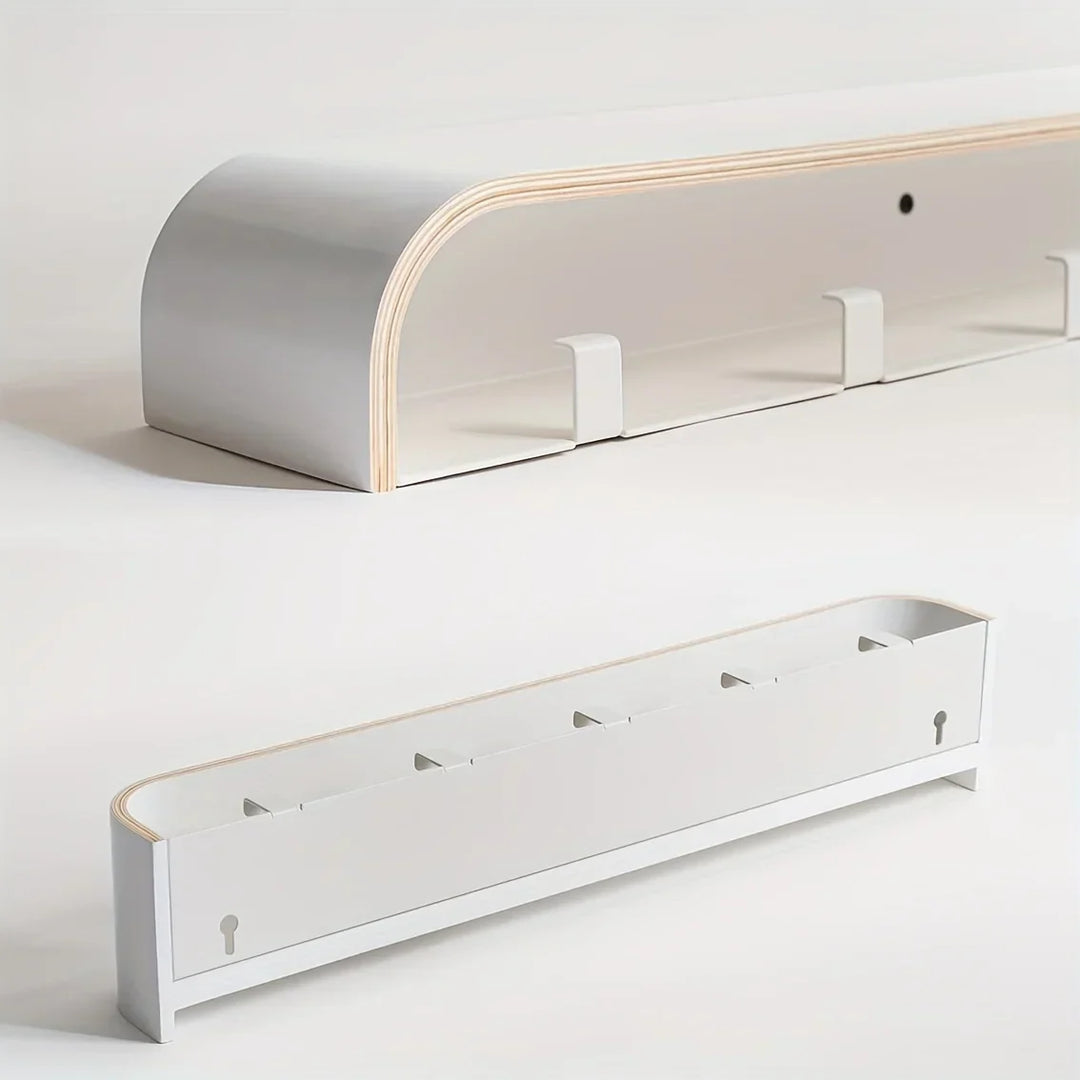 Praktische Wandgarderobe zur Heimorganisation. Mit Regal für Deko und versteckten Haken für Jacken.
