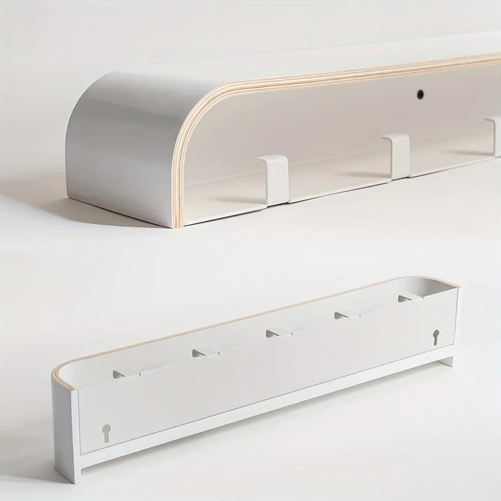Praktische Wandgarderobe zur Heimorganisation. Mit Regal für Deko und versteckten Haken für Jacken.