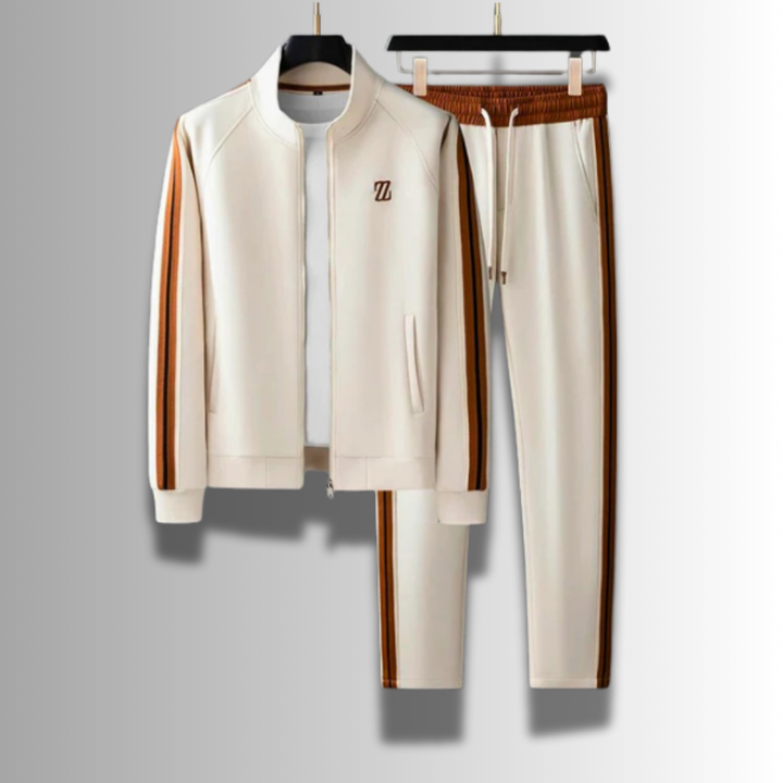 Bequemer Freizeitanzug für Herren in Braun-Beige. Moderner Jogginganzug für entspannte Tage.