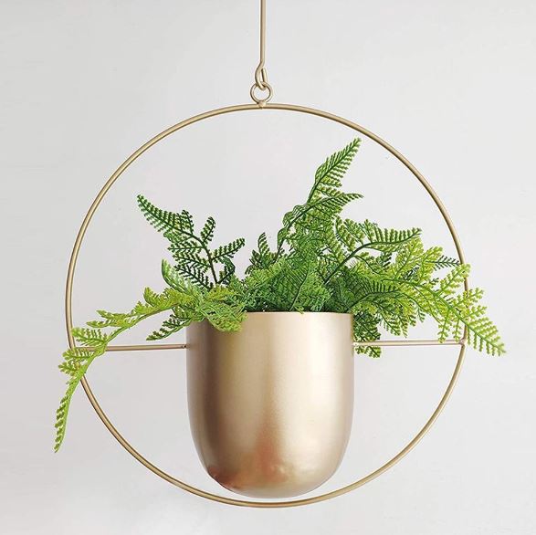 Detailansicht LeafLuxe Pflanzenhänger, robustes Metallgestell, skandinavisches Design für jeden Raum.