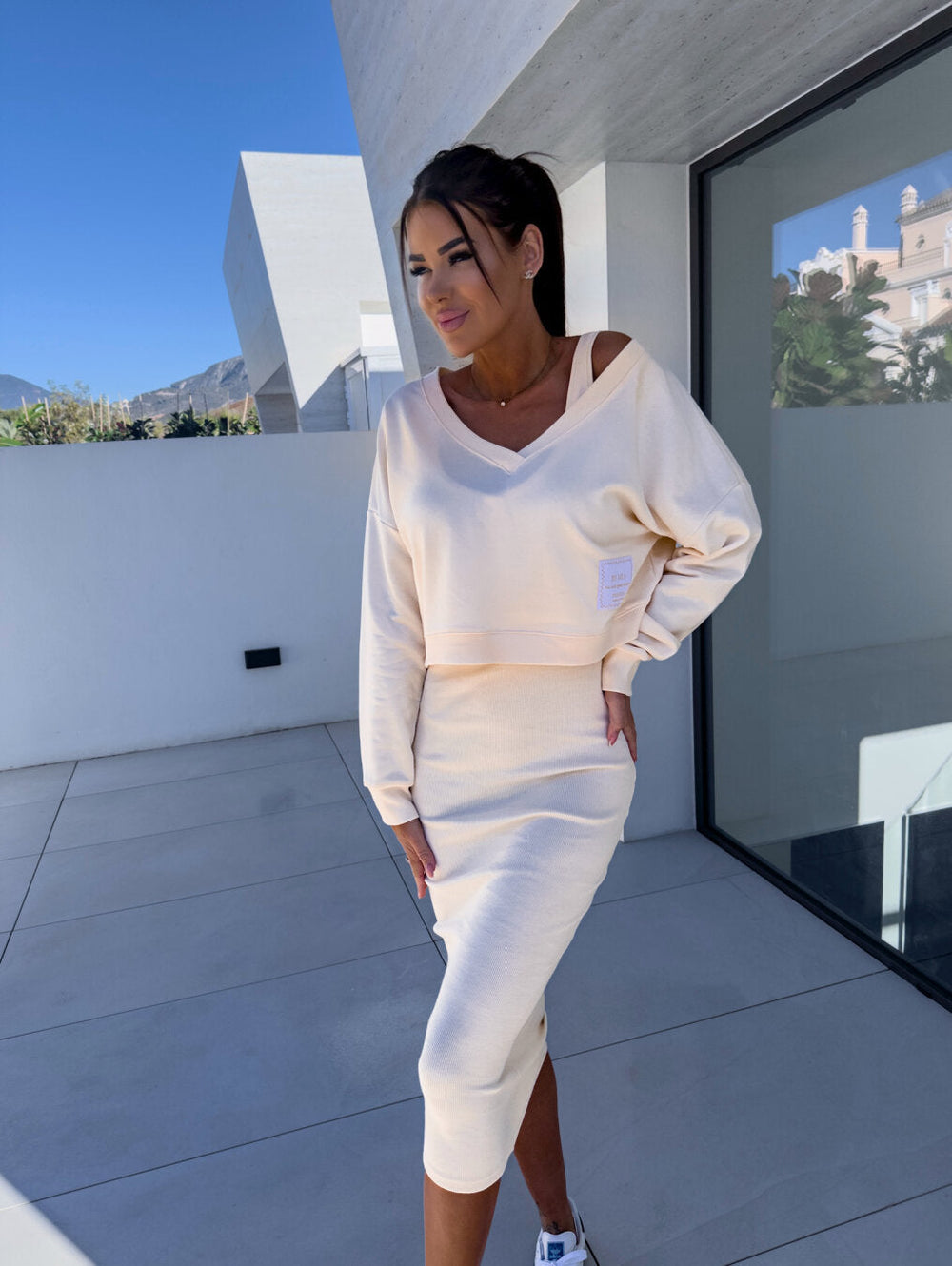 Entspanntes Damen Sweatshirt-Kleid-Set, super bequem für Herbst & Winter. Ideal für gemütliche Tage.
