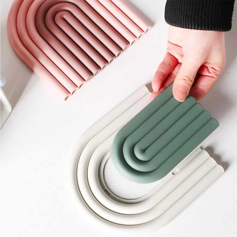 Hochwertiger Silikon-Untersetzer, hitzebeständig und rutschfest. Modular kombinierbar für Esstisch.