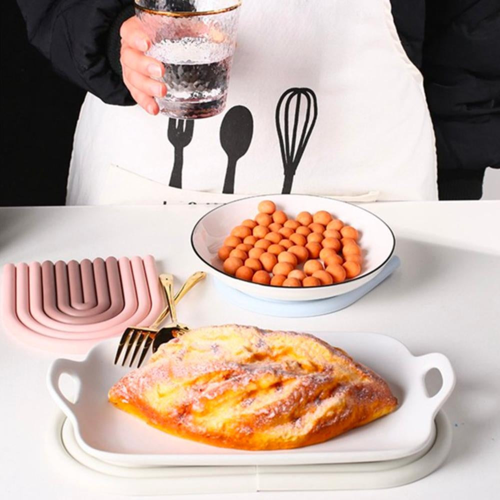 Weiche Silikon-Untersetzer mit Wabenstruktur, idealer Hitzeschutz für Tische & Oberflächen.