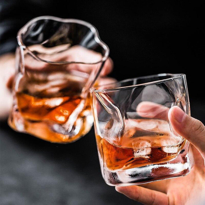 Modernes Whiskyglas-Set (2er) mit einzigartigem Design, ideal für Whiskey, Cocktails. Hochwertiges Spirituosenglas.