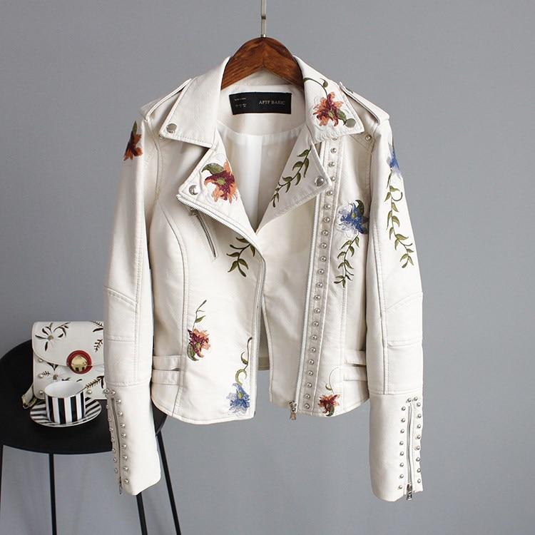 Moderne Damen Blumenjacke mit einzigartigem floralen Design. Vielseitig für Frühling, Sommer & Herbst.