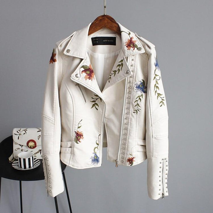 Moderne Damen Blumenjacke mit einzigartigem floralen Design. Vielseitig für Frühling, Sommer & Herbst.