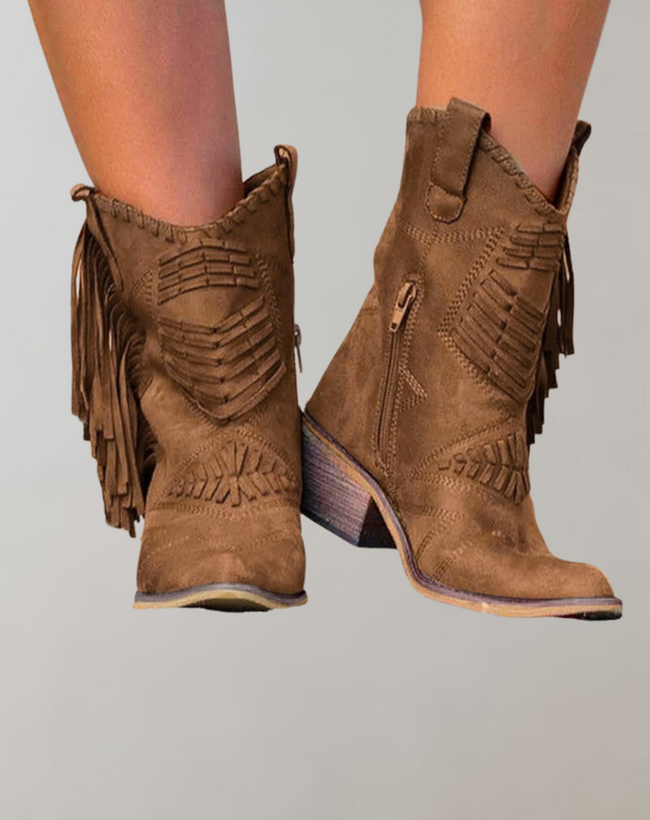 Bequeme Trendschuhe: Damen Fransenstiefel 'Selena'. Modische Stiefeletten für stilvollen Komfort im Herbst.