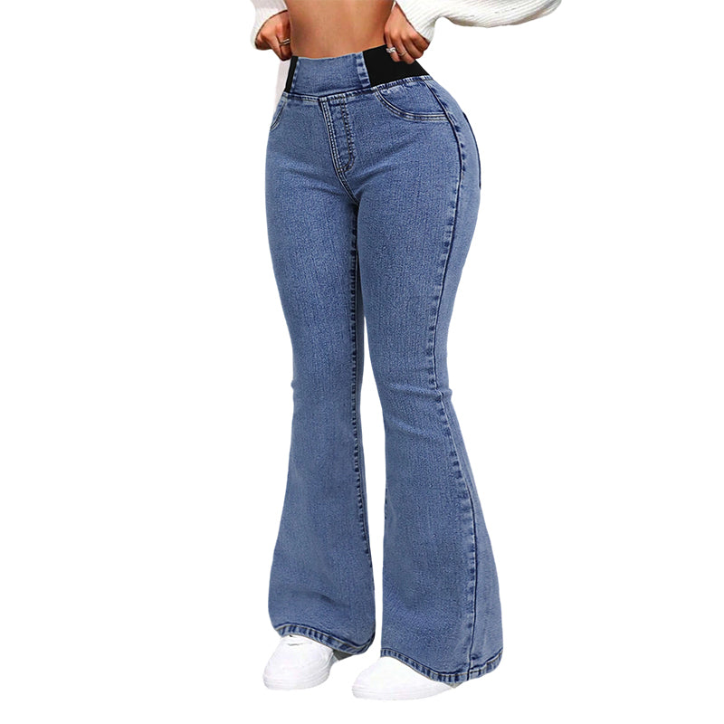 Figurfreundliche Damen Stretchjeans, High-Waist Flare Schnitt, in Schwarz, ideal für den Alltag.