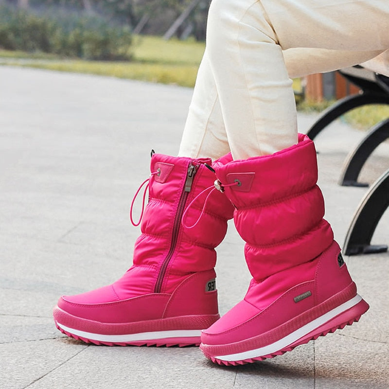 Robuste Damen Winterstiefel, rutschfest & wasserabweisend, für sicheren Halt im Winter.