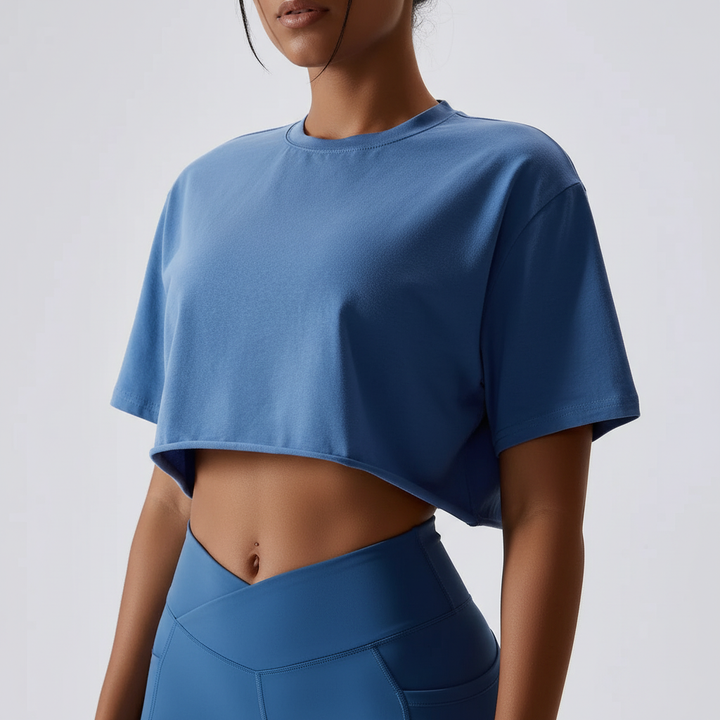 Atmungsaktives Damen Fitness Crop Top Leichtiva für maximale Bewegungsfreiheit & Performance im Training.