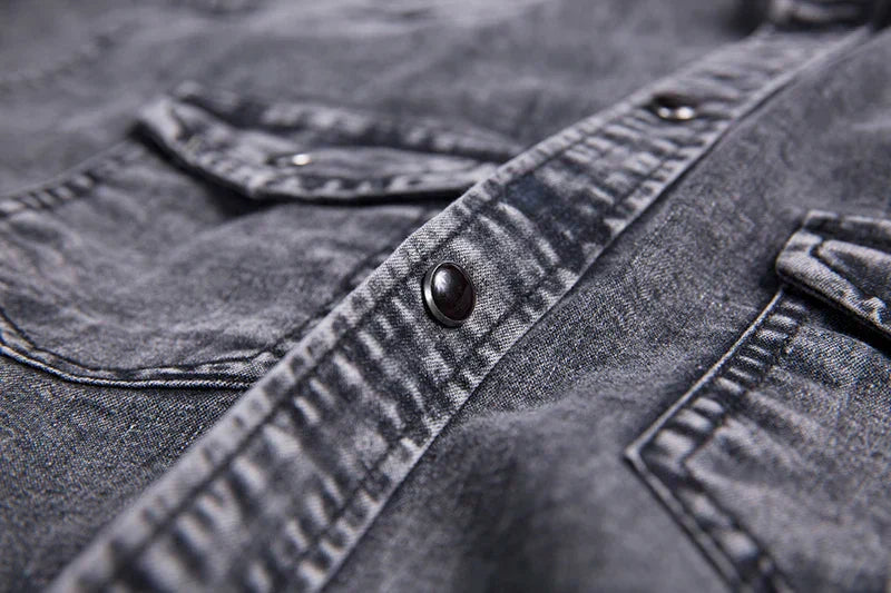 Stylisches Herren Casualhemd mit Langarm im Slim-Fit, modischer Denim-Look für einen lässigen Stil.