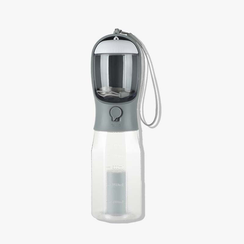 Multifunktionale Hunde-Trinkflasche 3-in-1 mit Wasser, Futterbehälter & Kotbeutelspender für unterwegs.