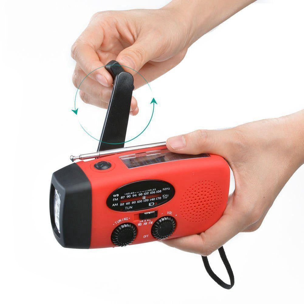 Robustes Notfallradio mit AM/FM, Kurbel & Solar, Taschenlampe & Powerbank. Perfekt für Camping & Krisen.