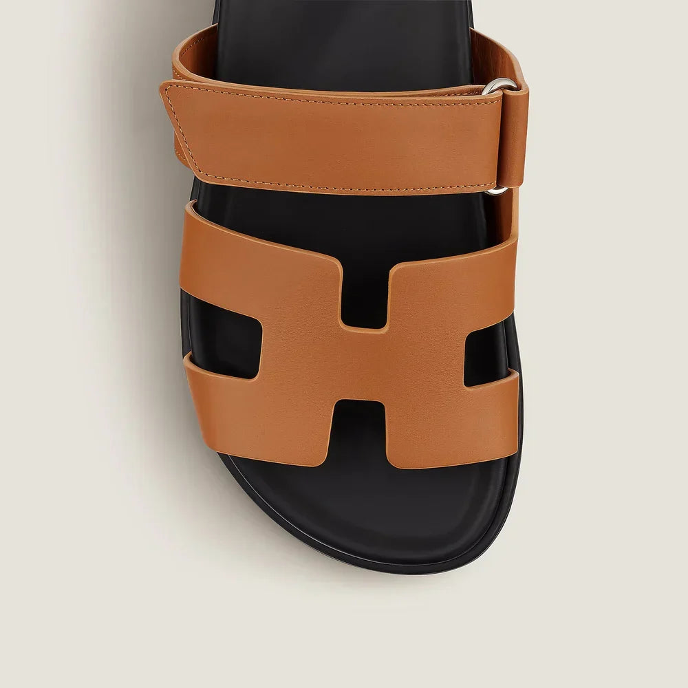 Stilvolle Damen Plateausandalen mit modernem Design für den perfekten Sommerauftritt.