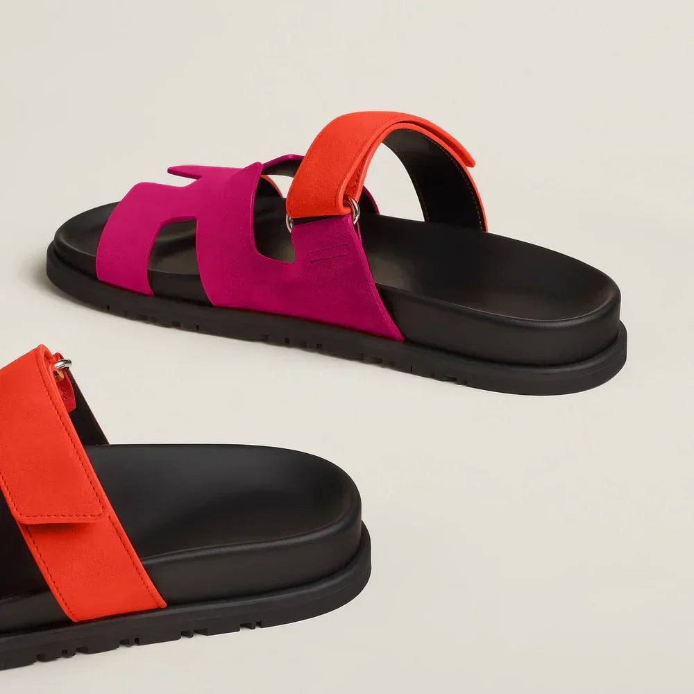 Vielseitige Damen Plateausandalen, die sowohl elegant als auch leger kombiniert werden können.