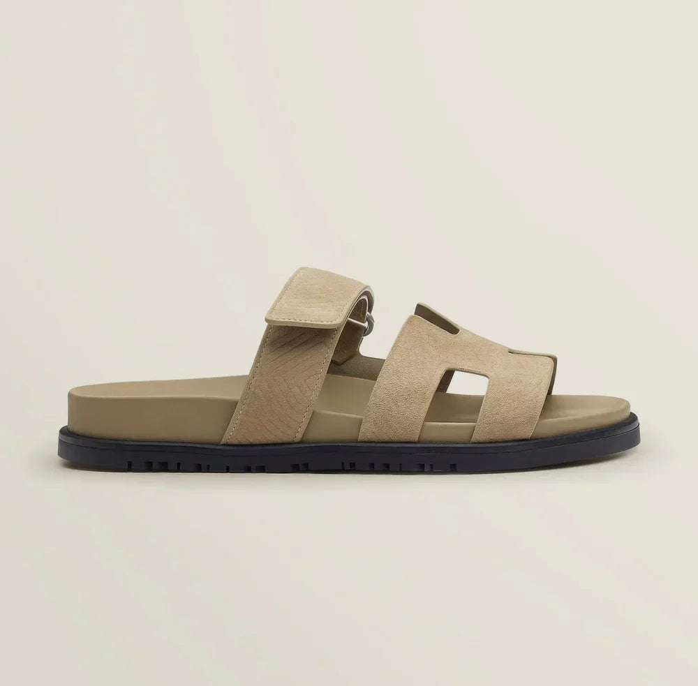 Trendige Damen Plateausandalen, die Eleganz und extra Höhe bieten.