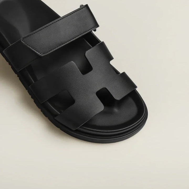 Elegante Damen Plateausandalen, die jedes Sommeroutfit stilvoll ergänzen.