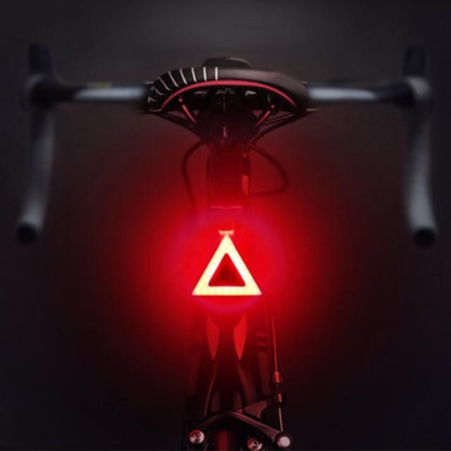 Helles LED Fahrradbremslicht sorgt für maximale Sicherheit und Sichtbarkeit im Straßenverkehr. USB-Ladefunktion.