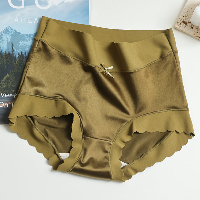 Alltagstauglicher, nahtloser Damen-Slip. Unsichtbar unter Hosen & Kleidern, bietet besten Komfort.
