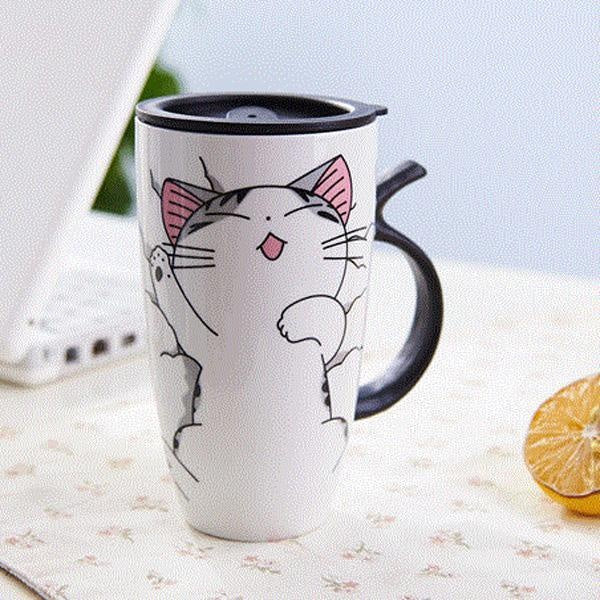 Einzigartiger Keramikbecher mit niedlichem Katzenmotiv und Deckel. Robust für den täglichen Gebrauch.
