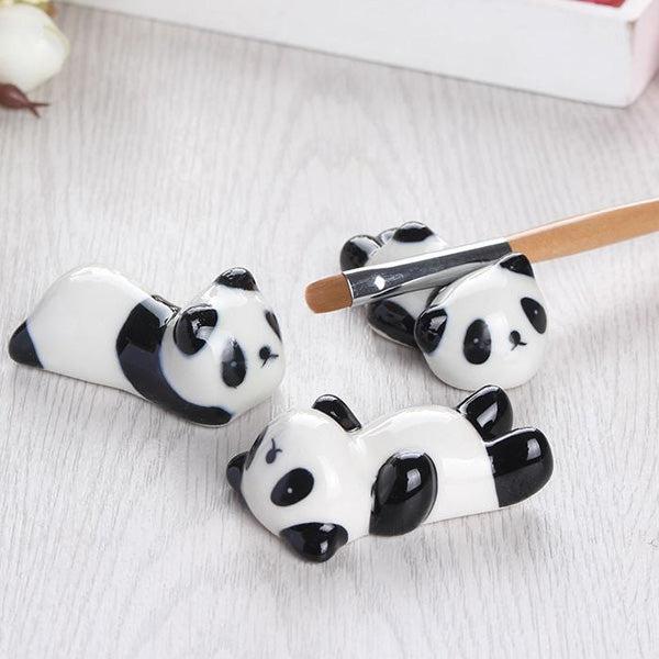 Vielseitiger Keramik Panda Ständer, nutzbar als Essstäbchenhalter oder Pinselständer, handbemalt.