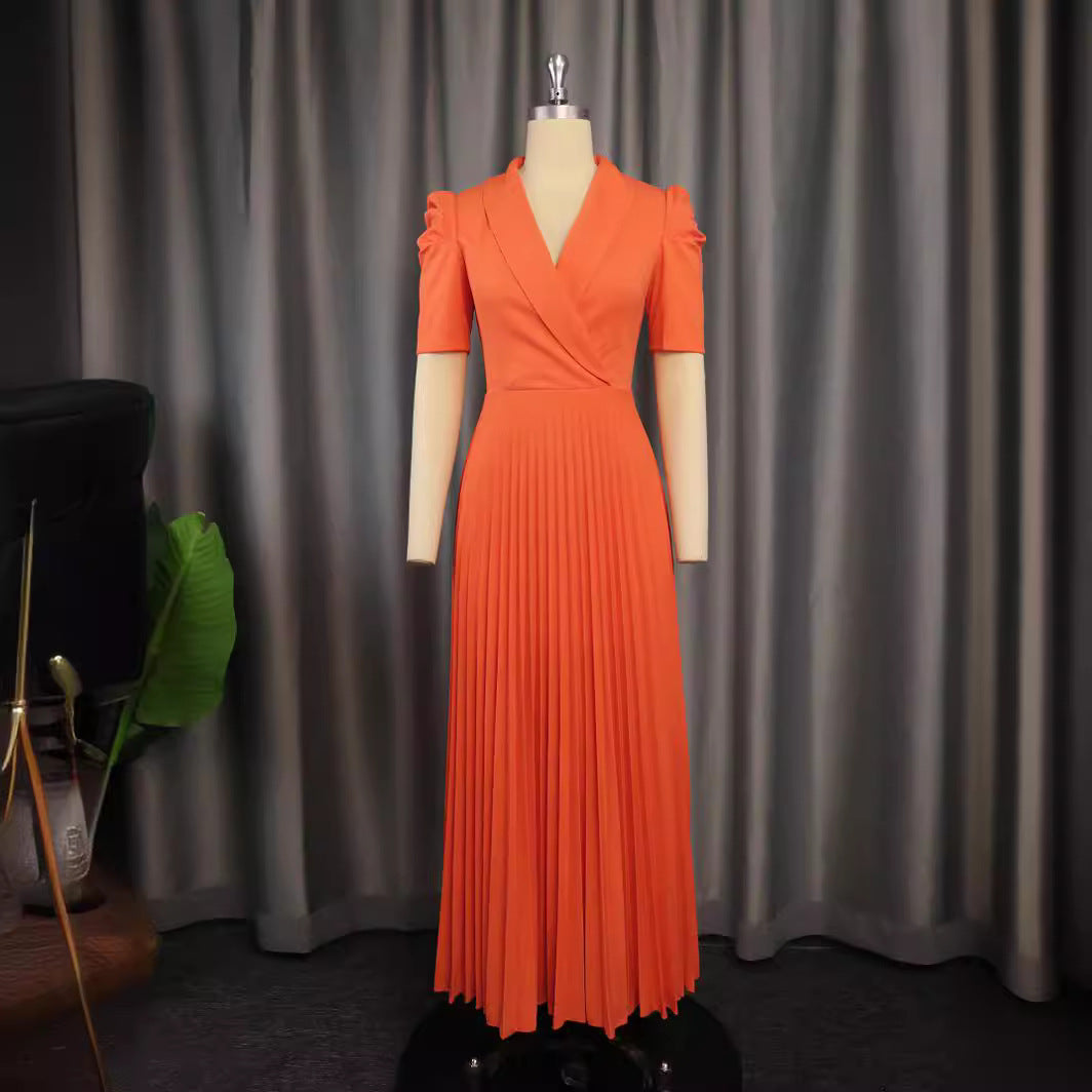 Trendiges Wickelkleid für Damen, elegantes Plissee trifft auf moderne Puffärmel, vielseitig für festliche Tage.