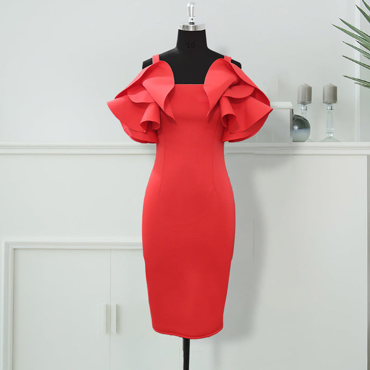 Damenkleid orangerot, figurbetontes Design mit stilvollen Rüschen. Ein elegantes festliches Kleid.