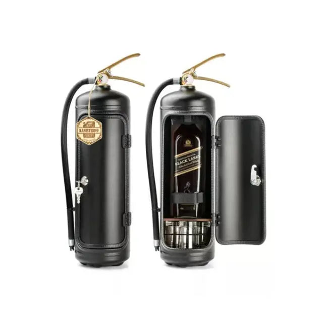 Detailansicht: Roter Feuerlöscher Flaschenhalter, geöffnet mit versteckter Bar für Whisky & Wein.