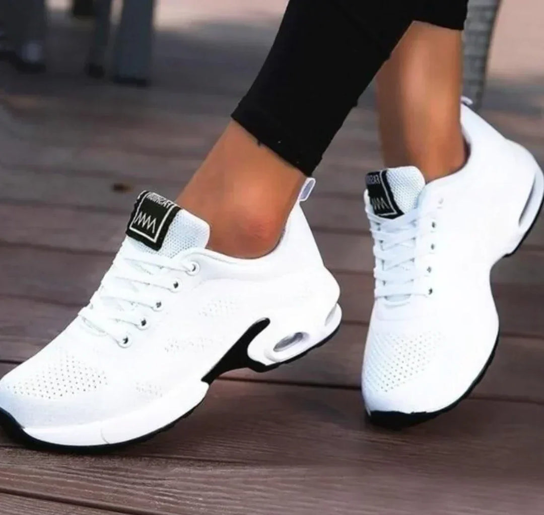 Bequeme orthopädische Damen Sneaker, unterstützen den Fuß. Ideale Damenschuhe für Sport & Alltag.
