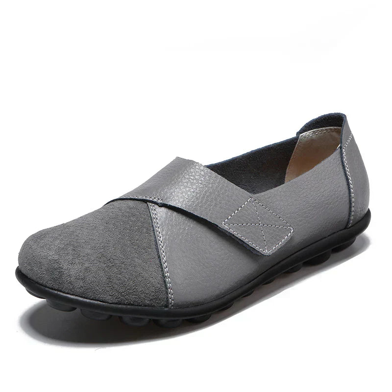 Orthopädische Damenschuhe, speziell für empfindliche Füße und zur Vorbeugung von Schmerzen.