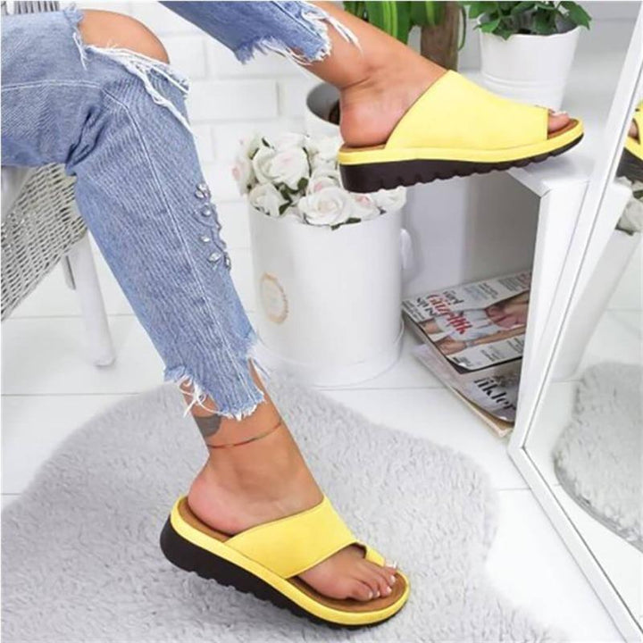 Orthopädische Damen Sandalen für Hallux Valgus. Elegant, bequem und unterstützend für Fußgesundheit.