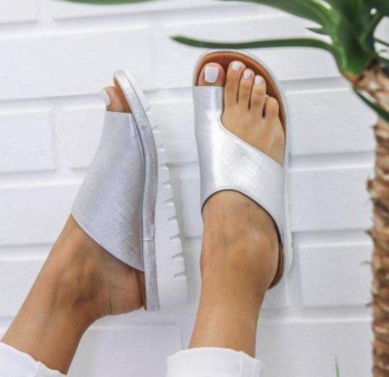 Elegante Damen Sandalen, orthopädisch, bieten Komfort und Unterstützung bei Hallux Valgus für gesunde Füße.