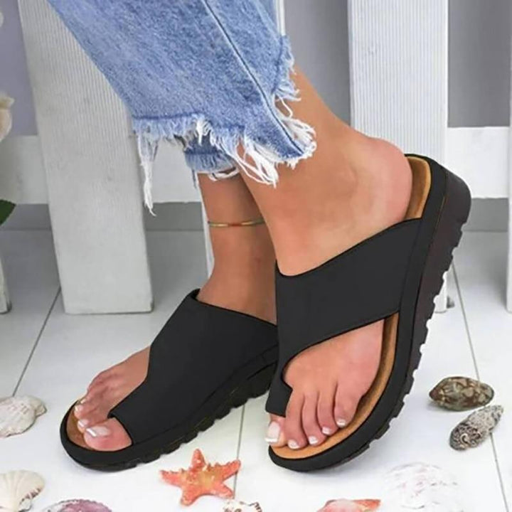 Bequeme und elegante orthopädische Damen Sandalen für Hallux Valgus. Maximaler Komfort und Unterstützung.