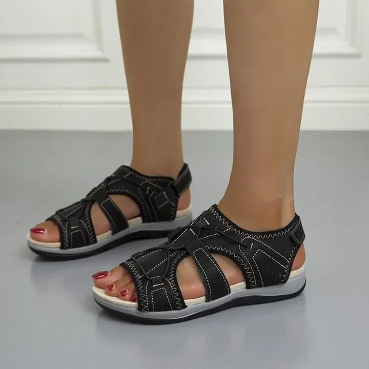 Verstellbare Damen-Komfortsandalen mit Memory Foam und leichter Keilsohle.