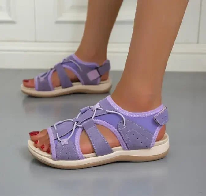 Komfortable orthopädische Sandalen für Damen mit Memory Foam-Innensohle.