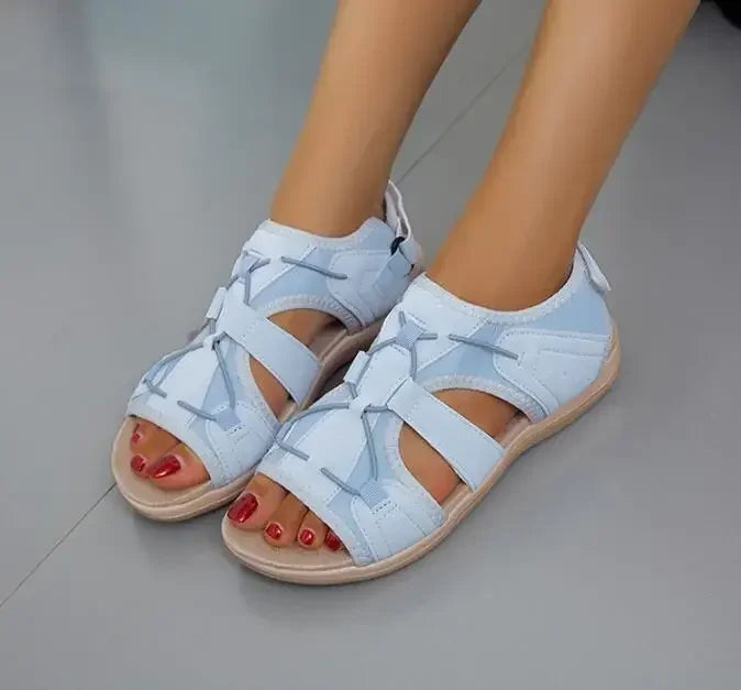 Leichte orthopädische Sommersandalen für Damen, ideal für Freizeit und Alltag.