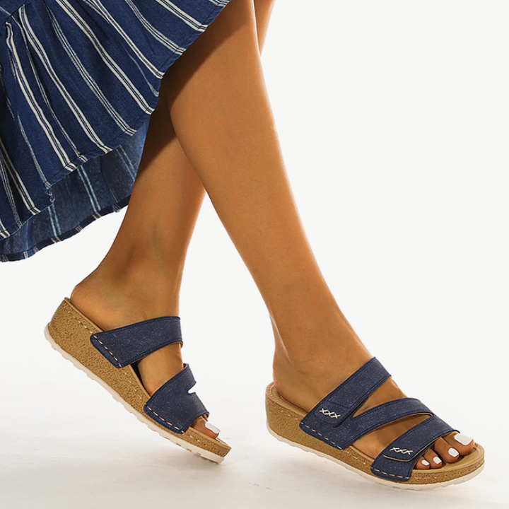 Tragebild der orthopädischen Damen Sandalen, zeigt Komfort, Haltungskorrektur und elegantes Design.