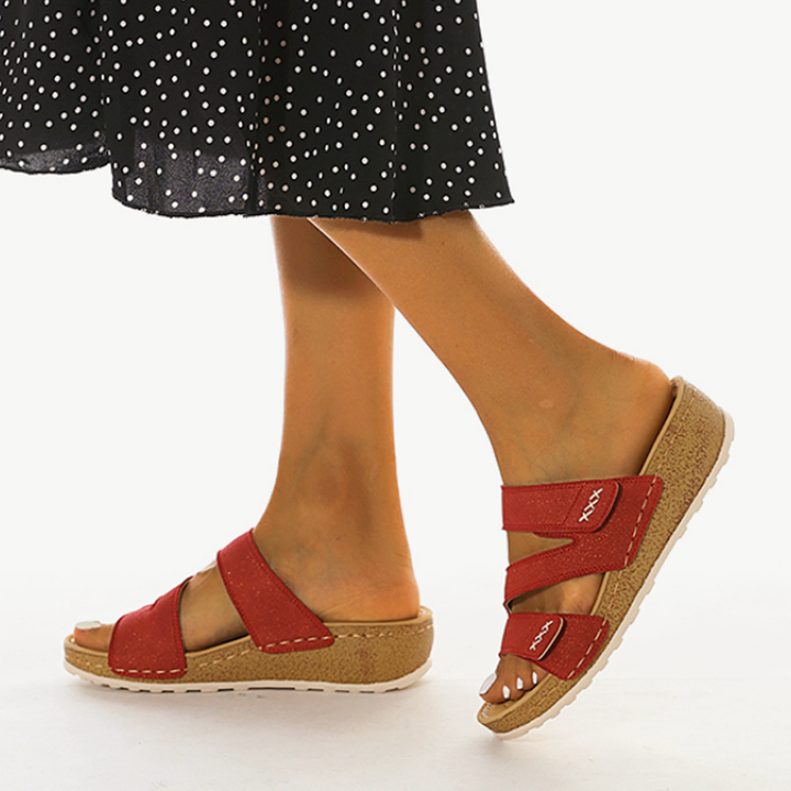 Innenansicht der Damen Memory Foam Sandalen, weich gepolstert für maximale Bequemlichkeit und Fußgesundheit.