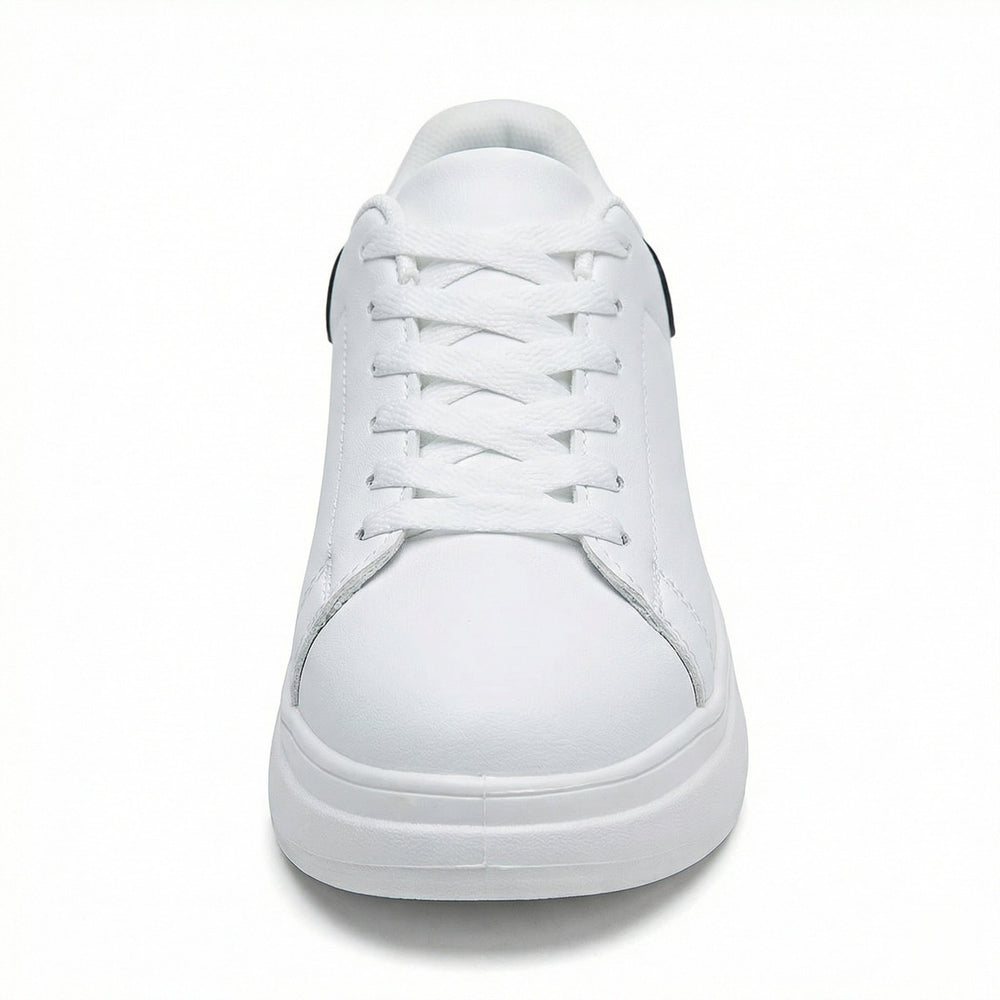 Weiße orthopädische Damen Sneaker von der Seite, bieten rückenfreundliche Unterstützung und Komfort beim Walking.