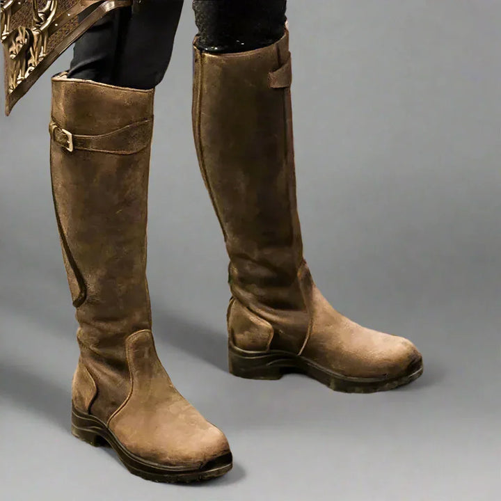 Komfortable orthopädische Damenreitstiefel Sofia, kniehoch. Perfekte Reitschuhe für jede Reiterin.