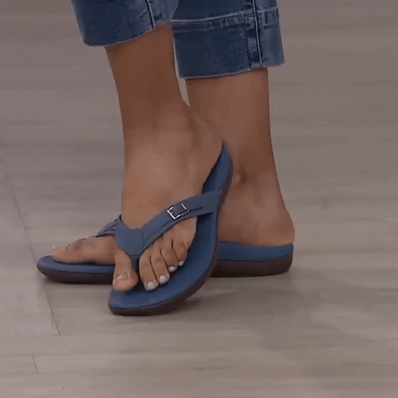 Elegante Sommersandalen für Damen, orthopädisch mit weichem Fußbett; ideal für Komfort und Stil bei warmem Wetter.