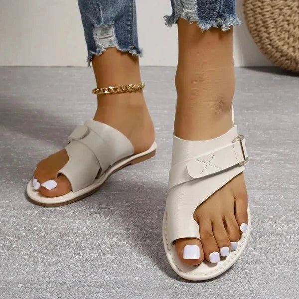 Stylische Sommersandalen für Frauen. Bietet Hallux Valgus Korrektur, Komfort und Fußgesundheit.
