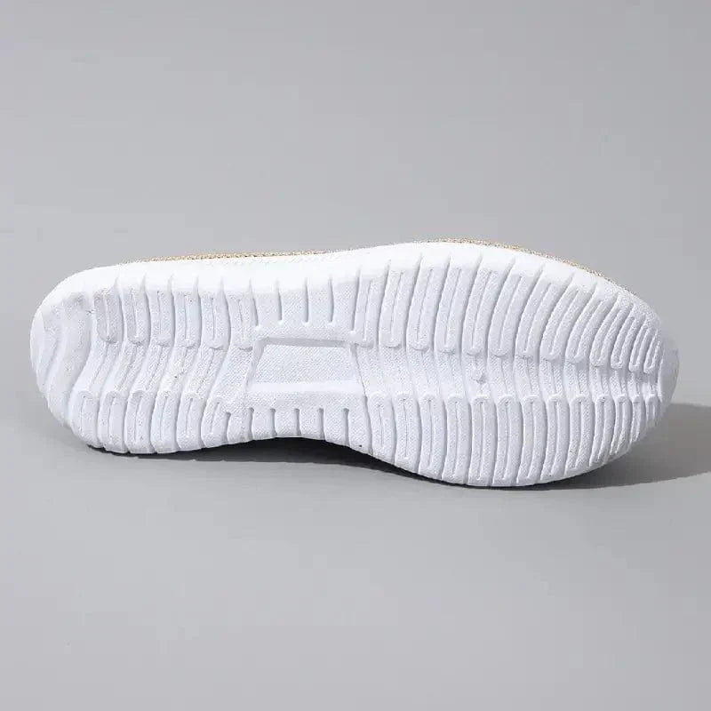 Orthopädische Damenschuhe für lange Spaziergänge, bieten Komfort, Haltungskorrektur und gesunde Füße.