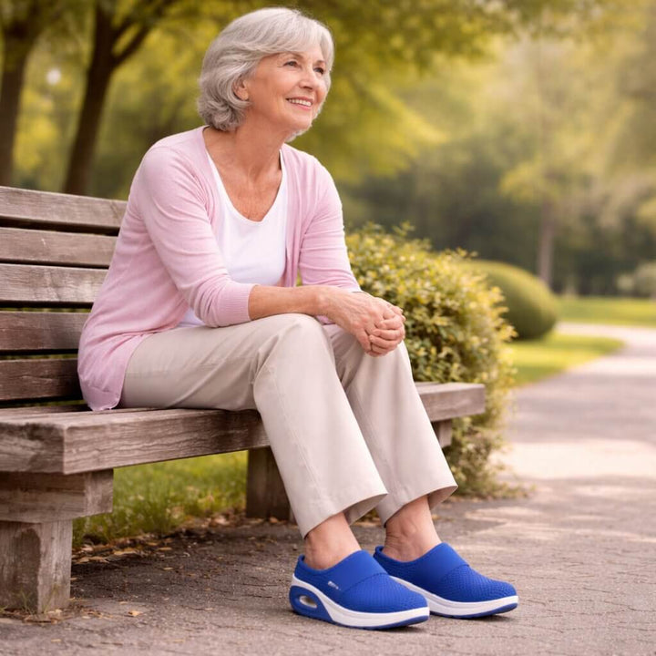 Orthopädische Komfort-Hausschuhe für Damen & Herren, entlasten die Füße im Alltag.