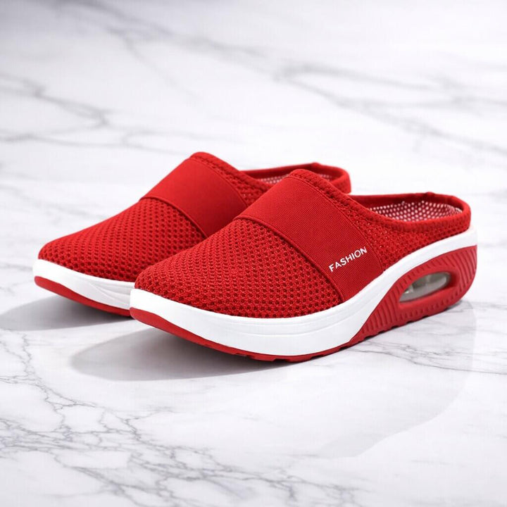 Einfach anzuziehende (Slip-on) orthopädische Hausschuhe, atmungsaktive Bequemschuhe.