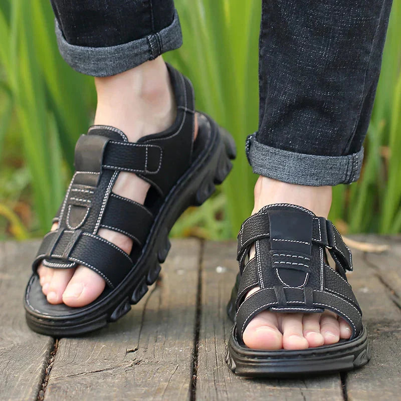 Hochwertige orthopädische Herrensandalen für Fußgesundheit, Komfort und Stabilität im Alltag.