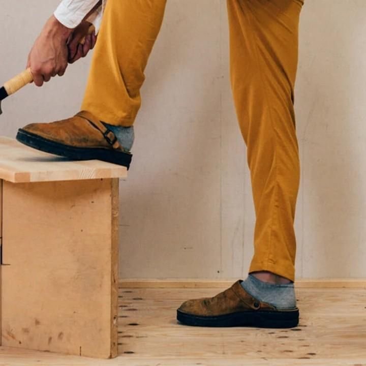 Elegante orthopädische Herren Pantoffeln: Komfort, Fußgewölbestütze und Schmerzlinderung für Ihre Füße.